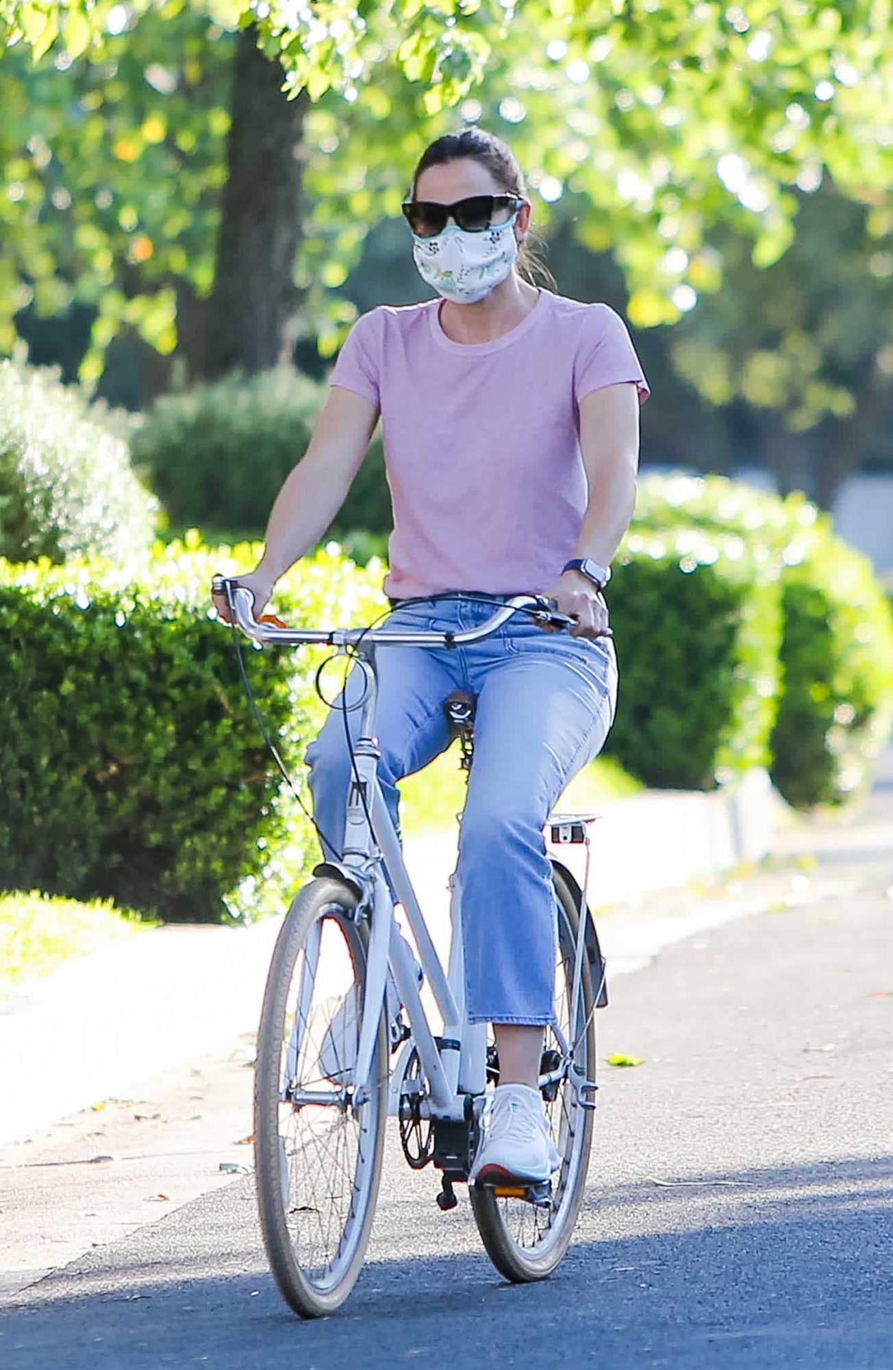 Jennifer Garner jennifer-garner-mask-fashion