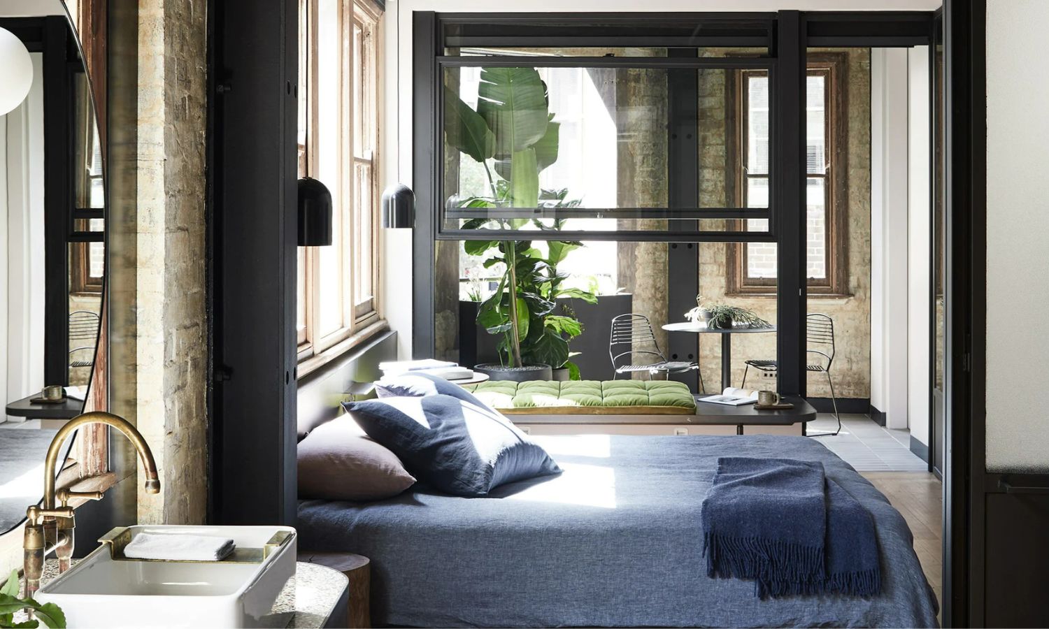 Paramount House Hotel