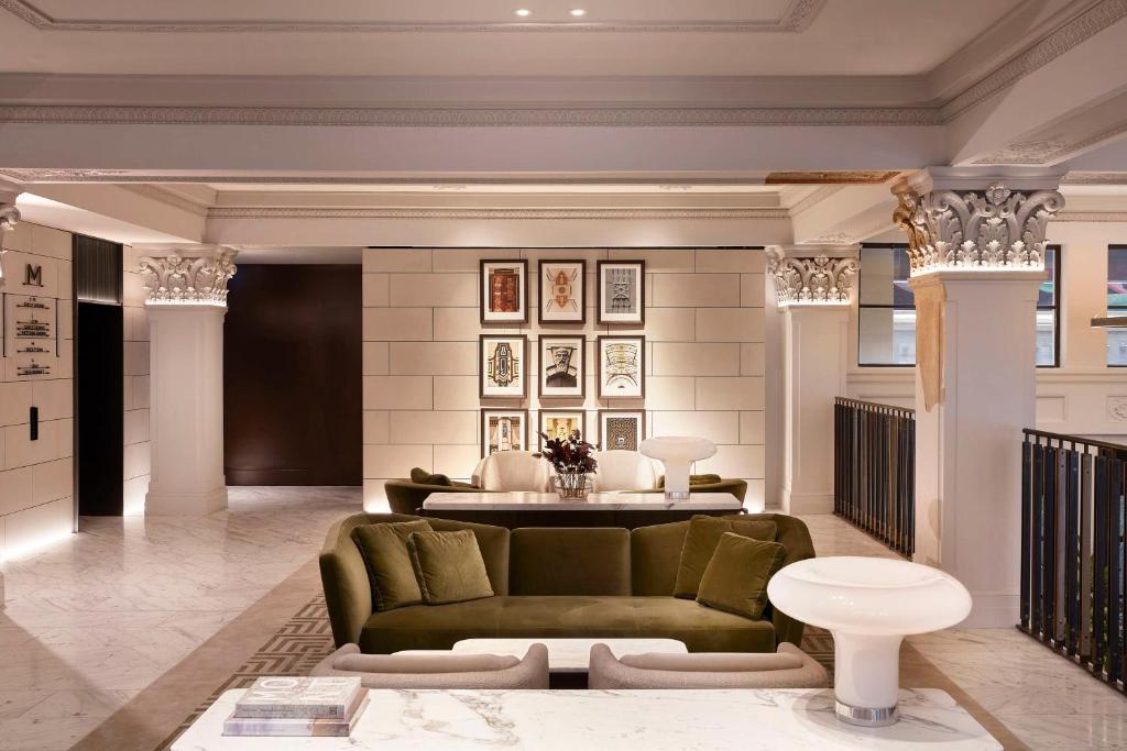 Hilton Melbourne Little Queen Street