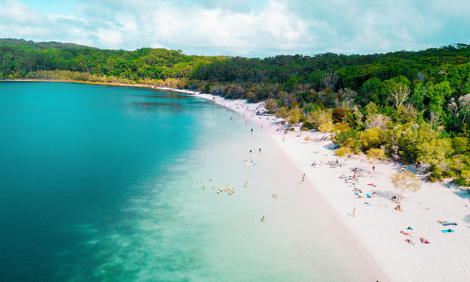 A photo of Fraser Island or K'Gari, close to Maryborough, Queensland.