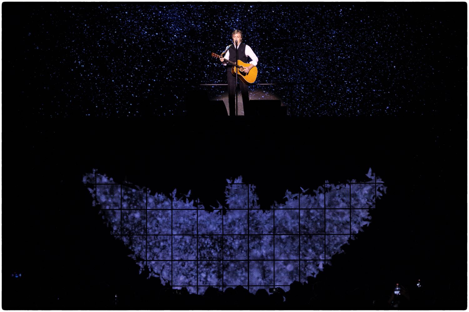 paul mccartney performing live