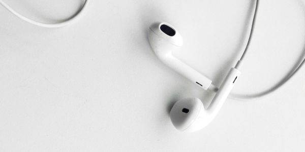 TikTok Universal Music headphones