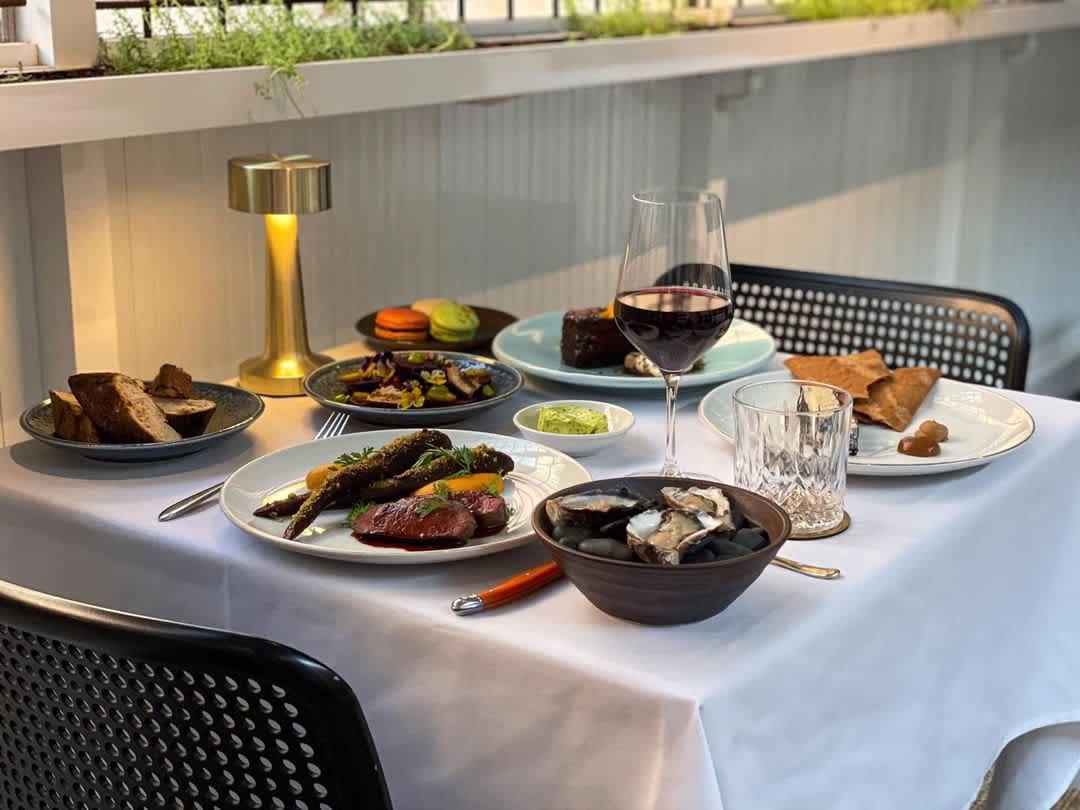 best restaurants outside of sydney